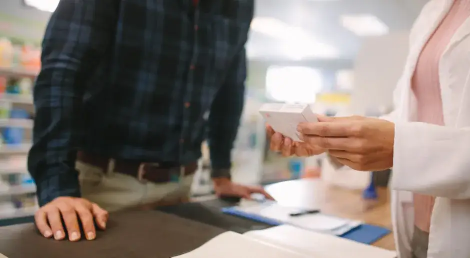 Zdjęcie Czy farmaceuta może wystawić receptę na antybiotyk w nagłych sytuacjach?