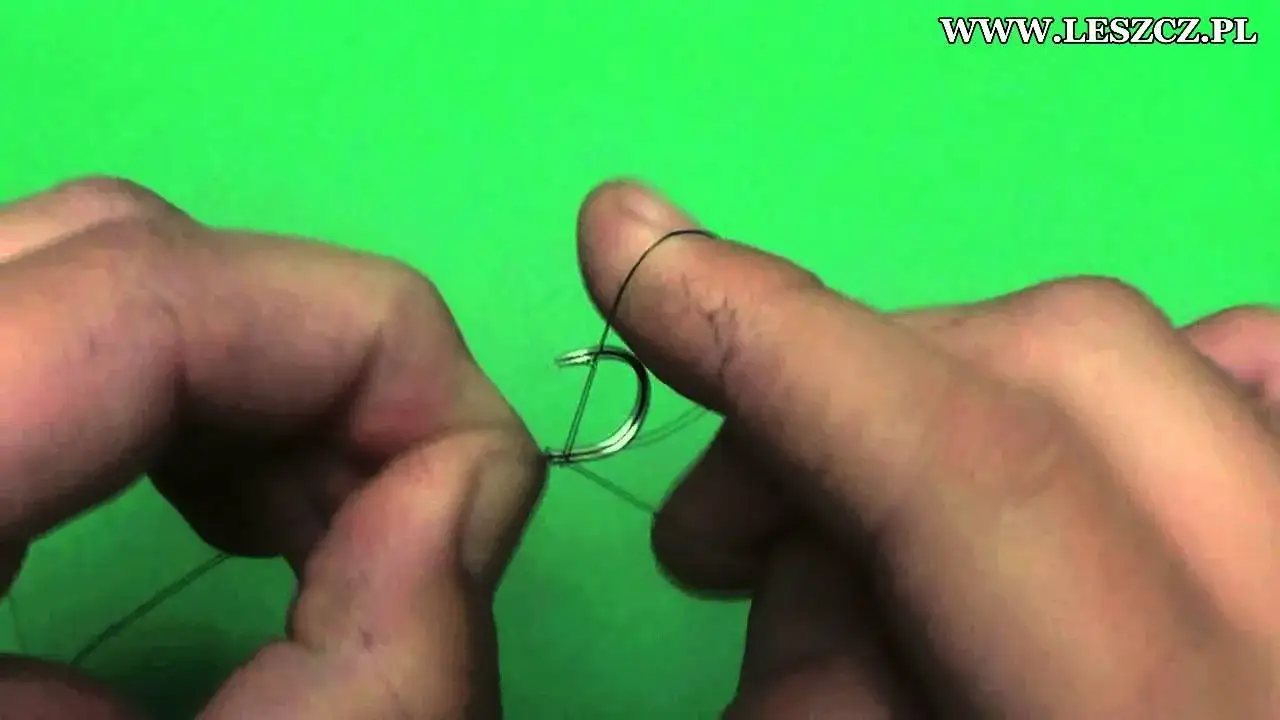 Zdjęcie Jak założyć haczyk na żyłkę - proste metody, które musisz znać