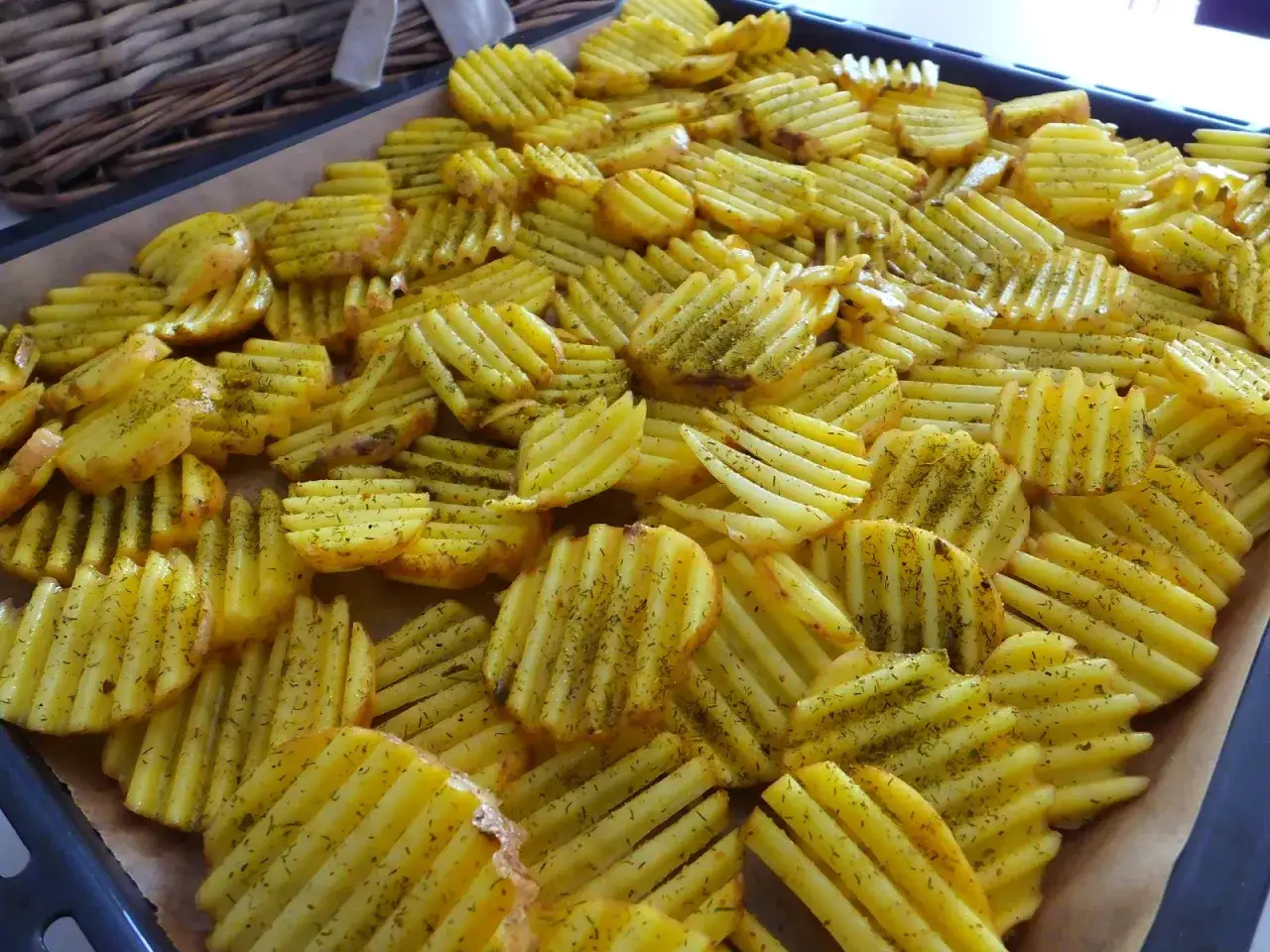 Zdjęcie Jakie przyprawy do pieczonych ziemniaków? Odkryj najlepsze smaki!