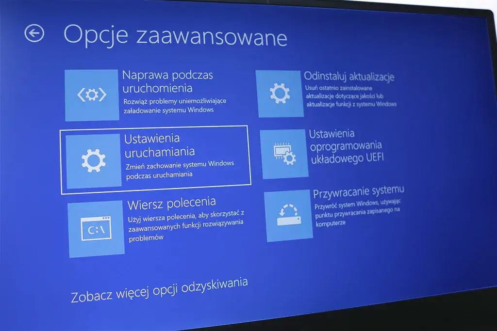 Windows 11 zaawansowane uruchamianie ustawienia