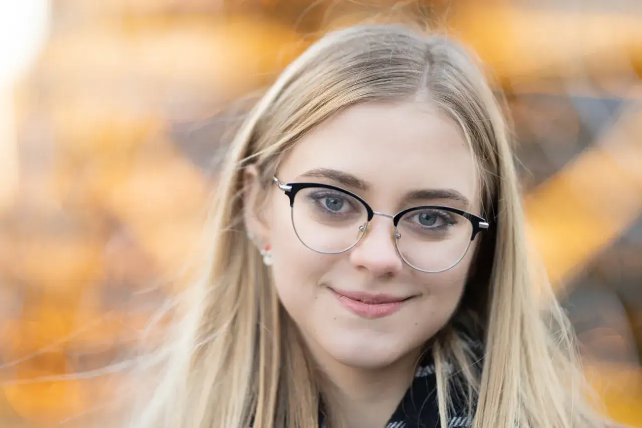 portret wykonany obiektywem kitowym 55mm