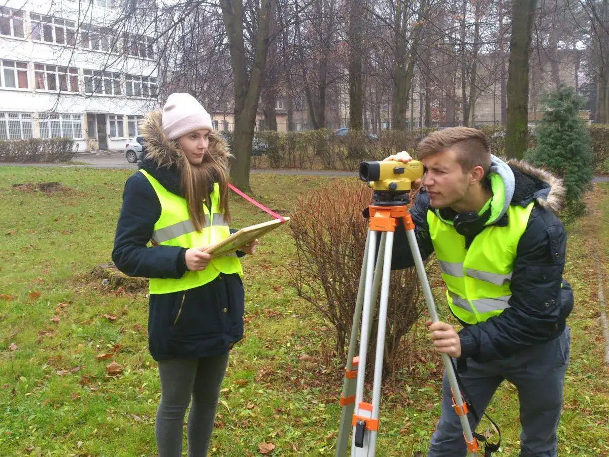 szkoła technikum geodezyjne egzamin