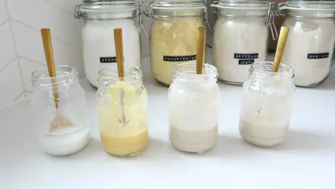 r&oacute;żne mąki bezglutenowe w słoikach