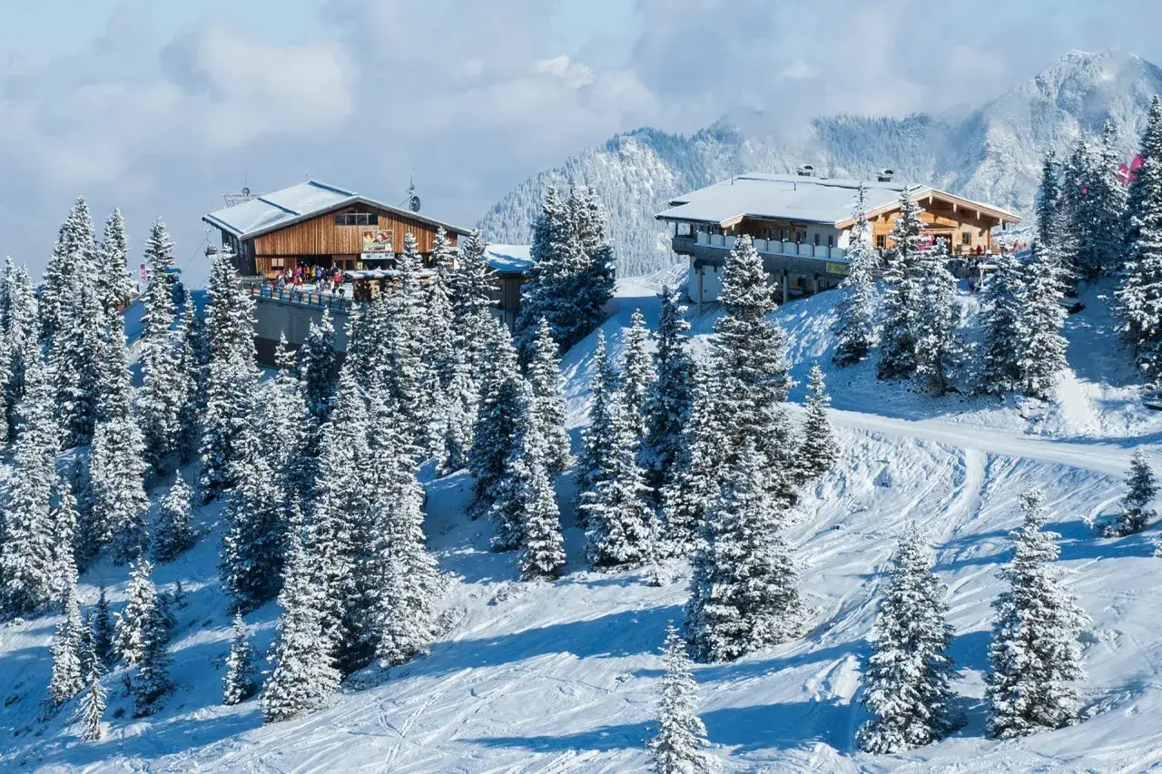 ośrodek narciarski alpy zima