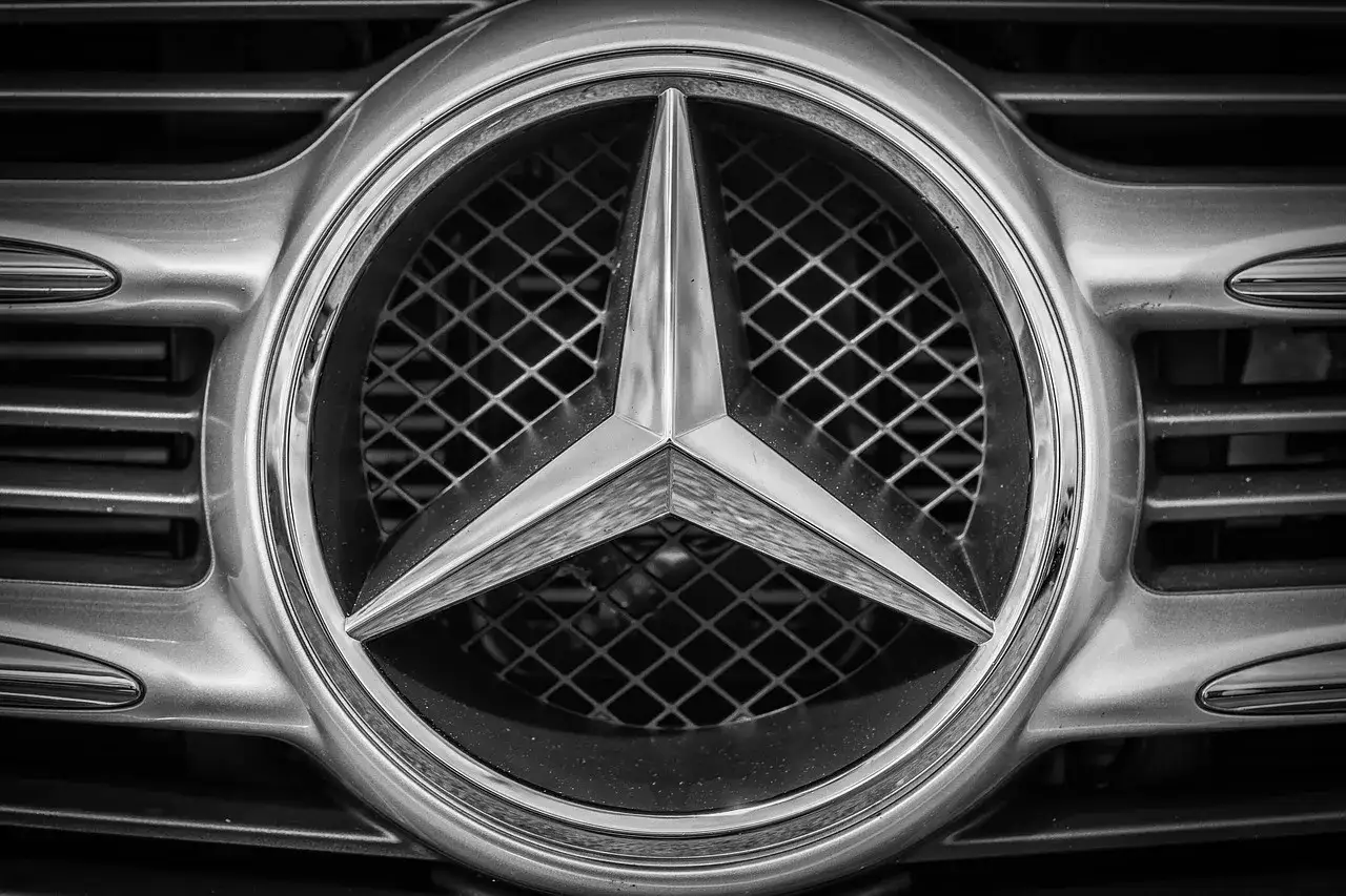 Porównanie dekoderów VIN Mercedes 2026