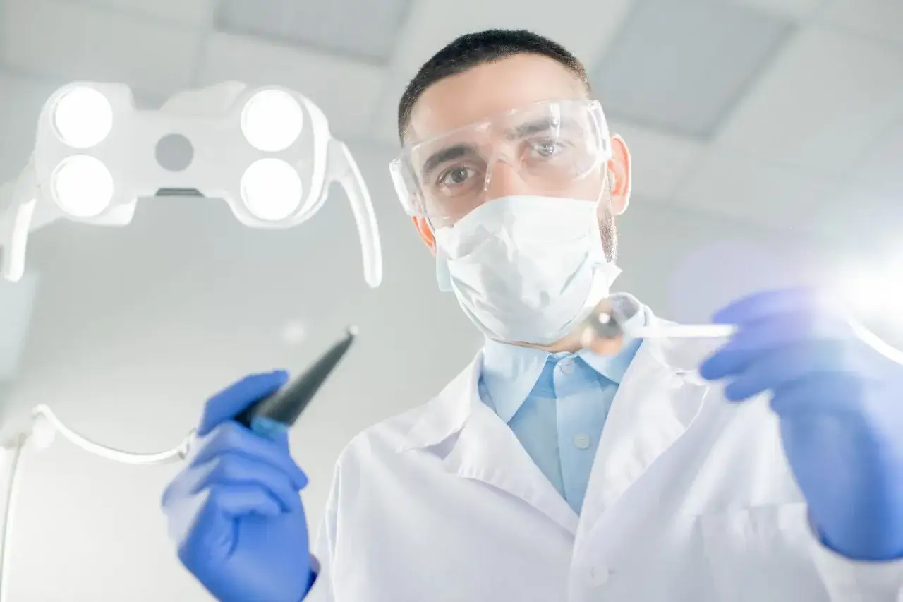 Zdjęcie Kiedy odwołać wizytę u dentysty? Uniknij nieprzyjemnych sytuacji