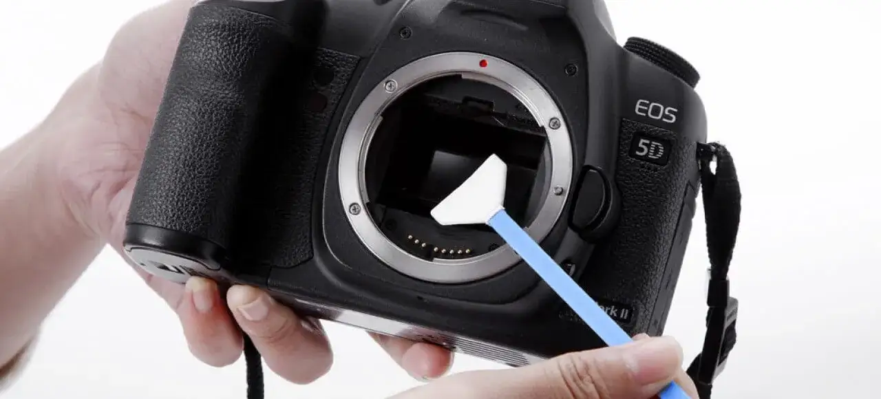 aparat fotograficzny czyszczenie obiektywu matrycy