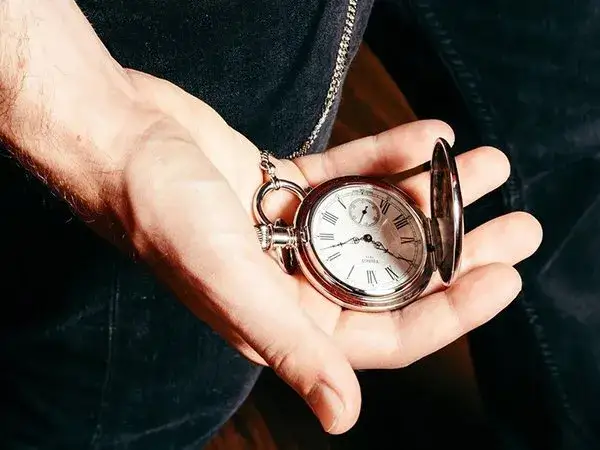 jak nosić zegarek kieszonkowy stylizacje męskie