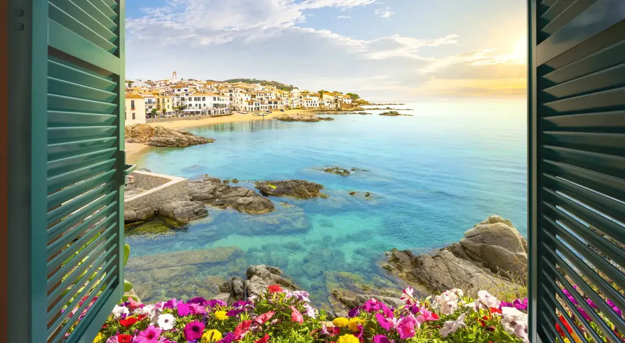 Plaże Hiszpanii porównanie Morze Śródziemne Atlantyk