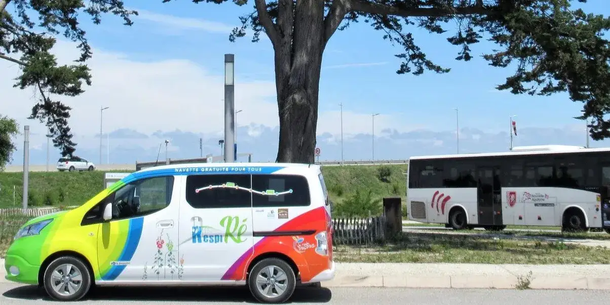 autobus z rowerami Ile de Re