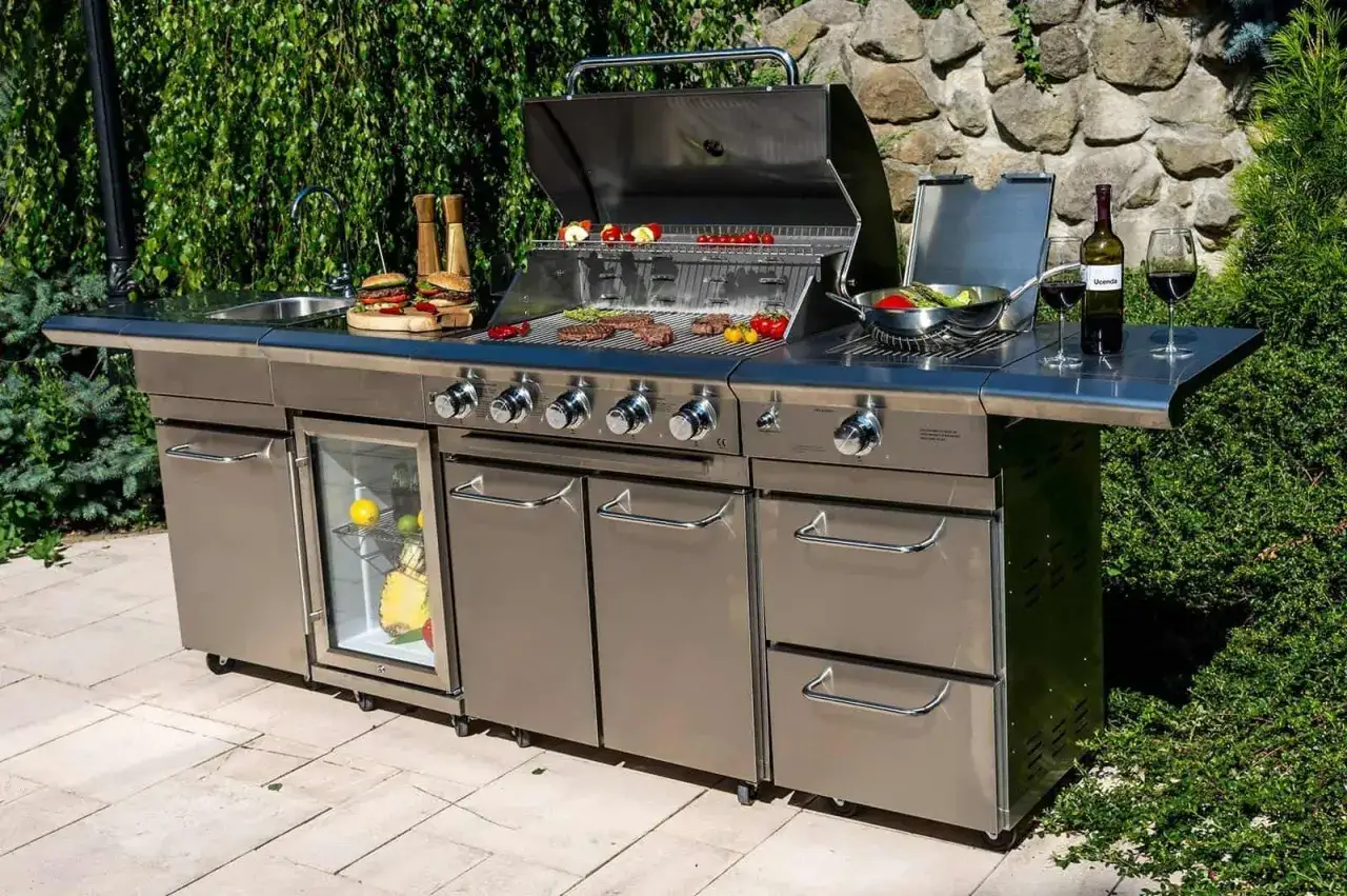 nowoczesny grill gazowy w ogrodzie