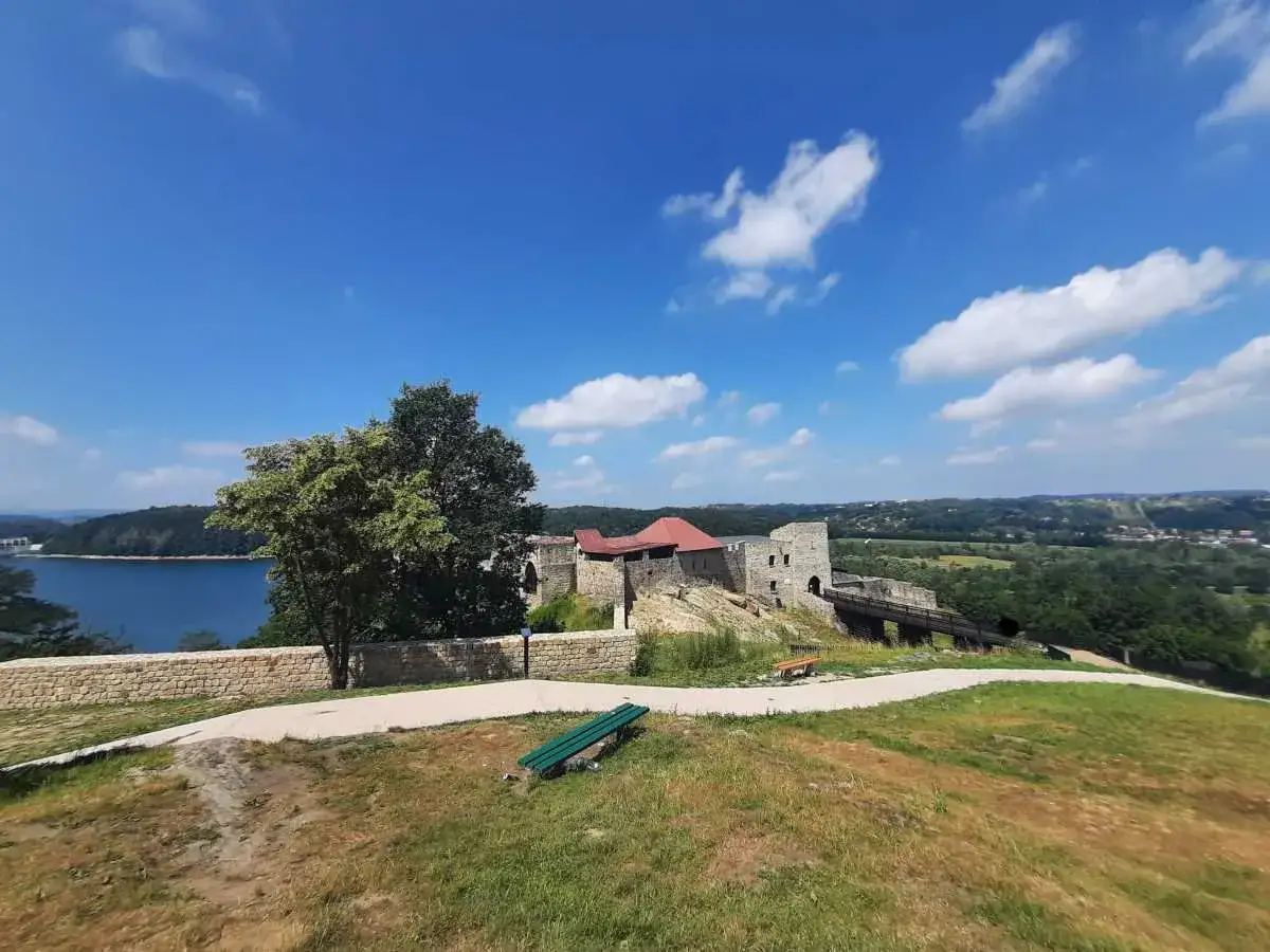 Zamek Dobczyce z dziećmi