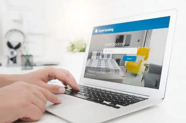 różnorodność platform rezerwacyjnych noclegów