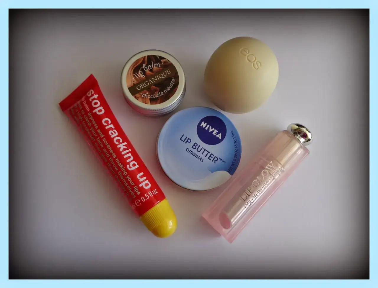 Zestawienie balsam&oacute;w do ust w słoiczku i sztyfcie