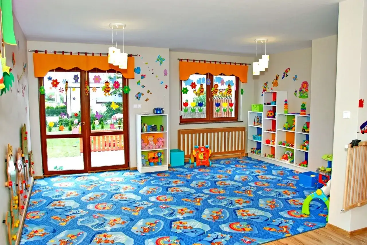 Wnętrze żłobka sala zabaw dla dzieci