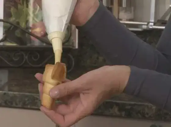 Zdjęcie Przepisy na ciasta z kremem Ewy Wachowicz, które zachwycą gości