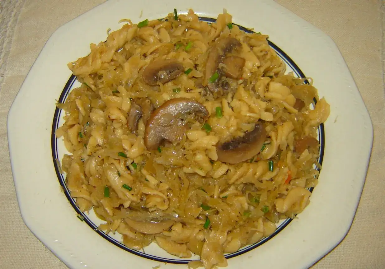 Zdjęcie Dietetyczne łazanki z kapustą - Prosty przepis na smaczne fit danie