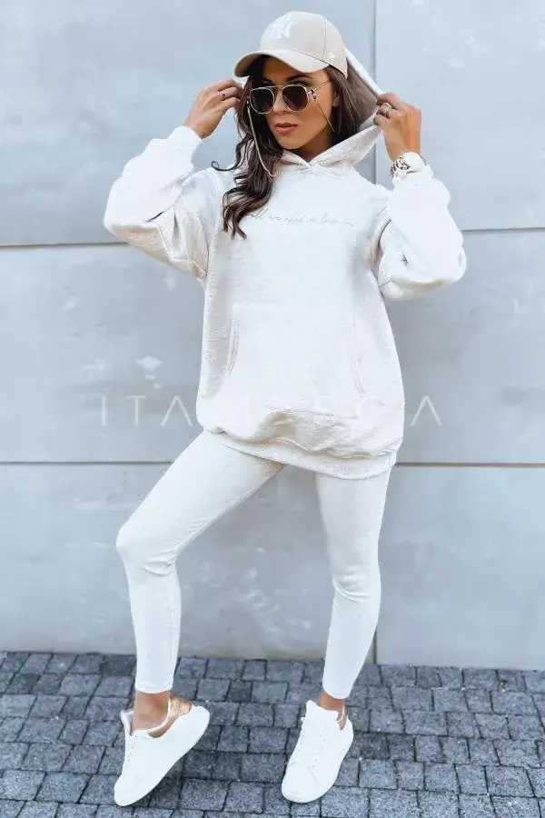 Zdjęcie Jak nosić bluzy oversize, aby wyglądać stylowo i czuć się komfortowo