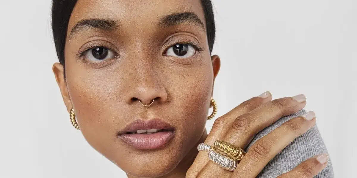 Zdjęcie Ile kosztuje zrobienie kolczyka w uchu? Ceny, które zaskoczą!