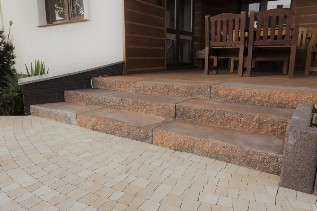 Zdjęcie Najlepsze materiały na schody zewnętrzne: trwałość, bezpieczeństwo, estetyka