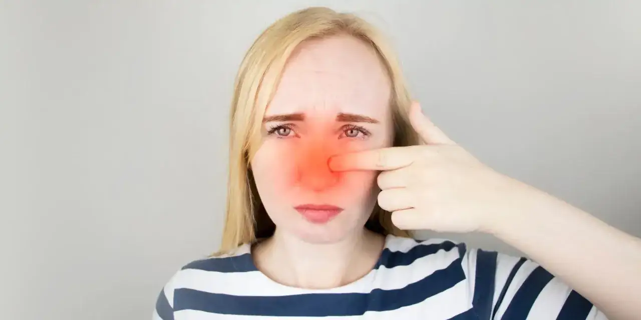 Zdjęcie Ropa z nosa: przyczyny, objawy i skuteczne metody leczenia