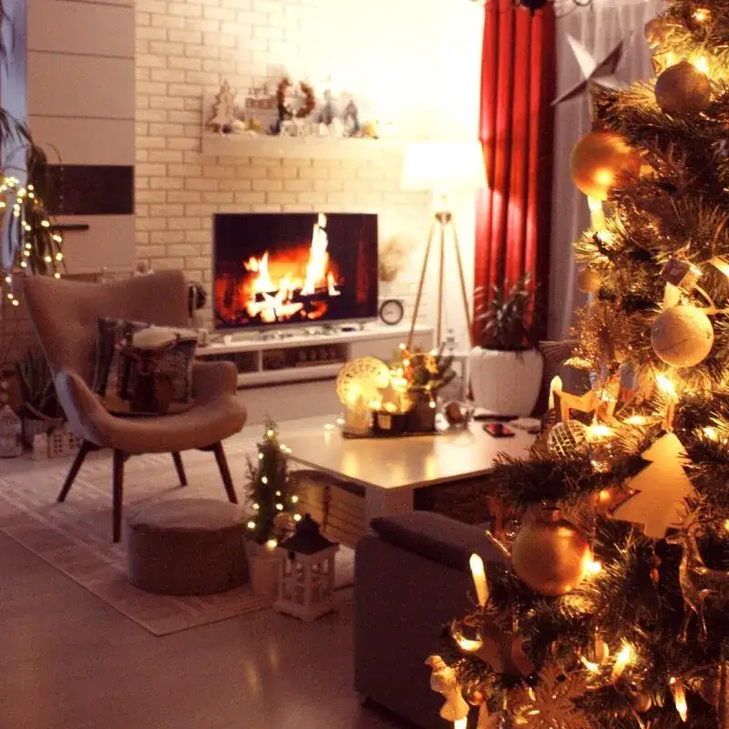 Zdjęcie Jak ozdobić salon na Boże Narodzenie, by stworzyć magiczną atmosferę