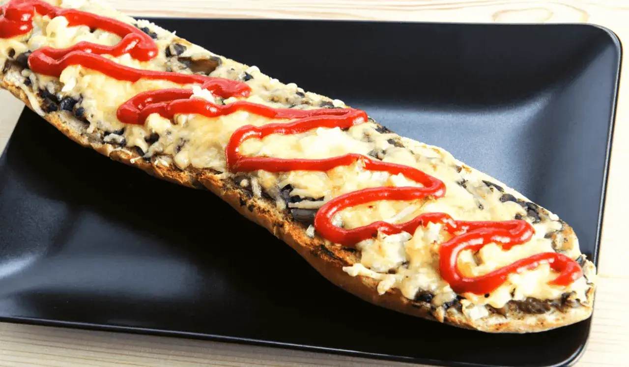 Zapiekanka PRL klasyczna