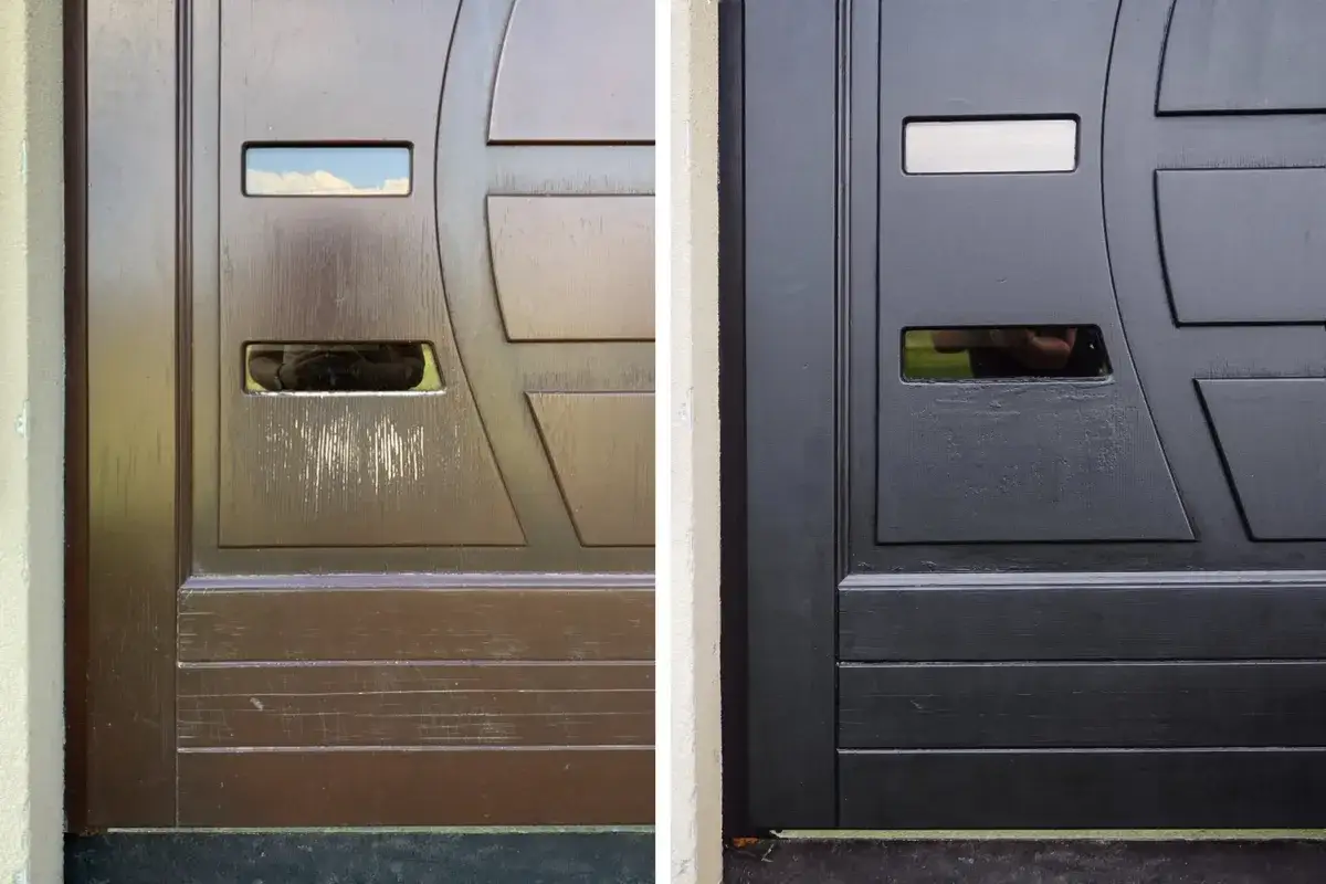 Przed i po: jak pomalować drzwi zewnętrzne. Brązowe, porysowane drzwi zyskały nowe życie po przemalowaniu na elegancki grafit.