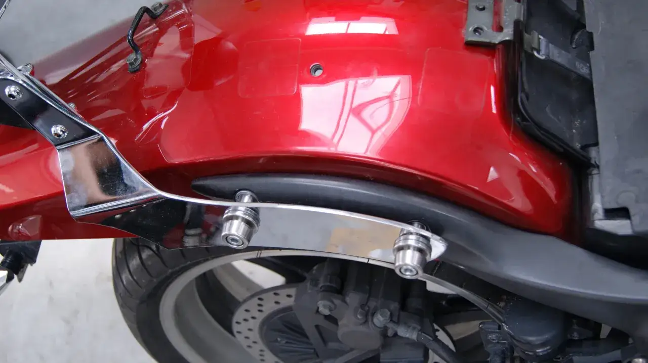 Montaż stelaża pod sakwy motocyklowe