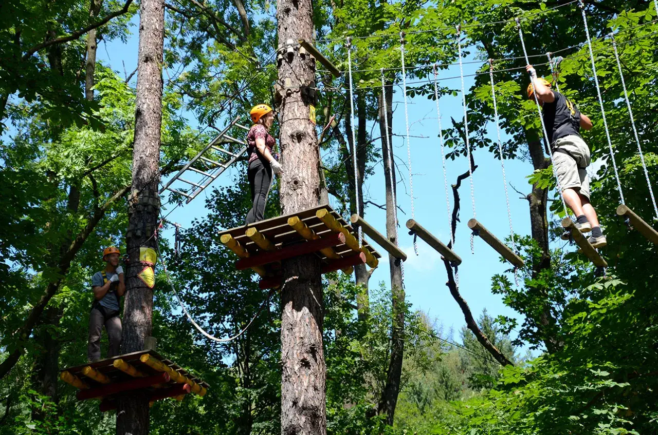 Park Linowy Jachranka trasy dla dzieci i dorosłych