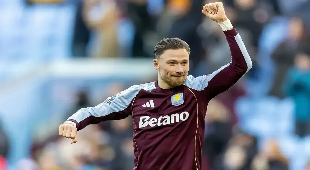 Matty Cash w akcji Aston Villa Premier League