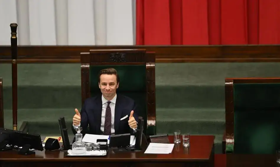 Krzysztof Bosak w Sejmie podczas obrad