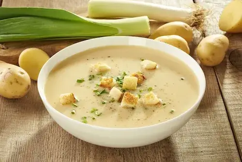 różnorodne szybkie zupy na obiad