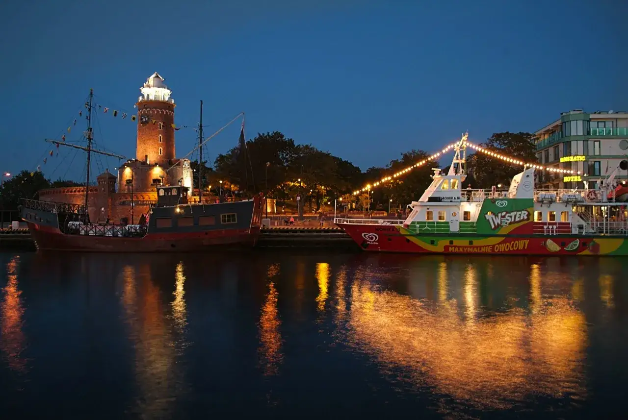 Port Pasażerski Kołobrzeg latarnia morska rejsy