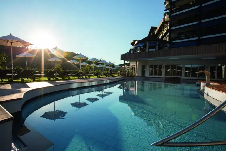 Traube Tonbach Spa Wellnessbereich Pool