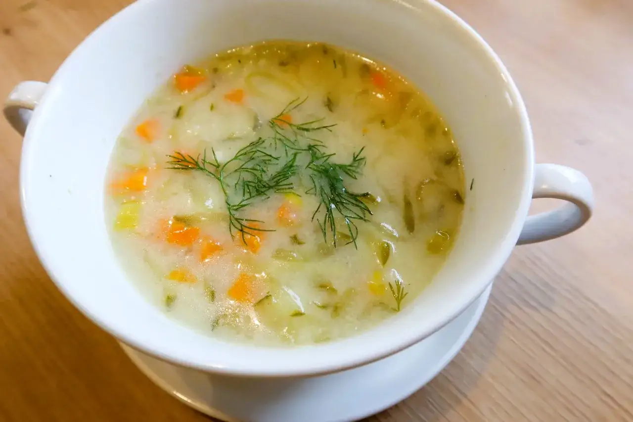 zupa ogórkowa na rosole