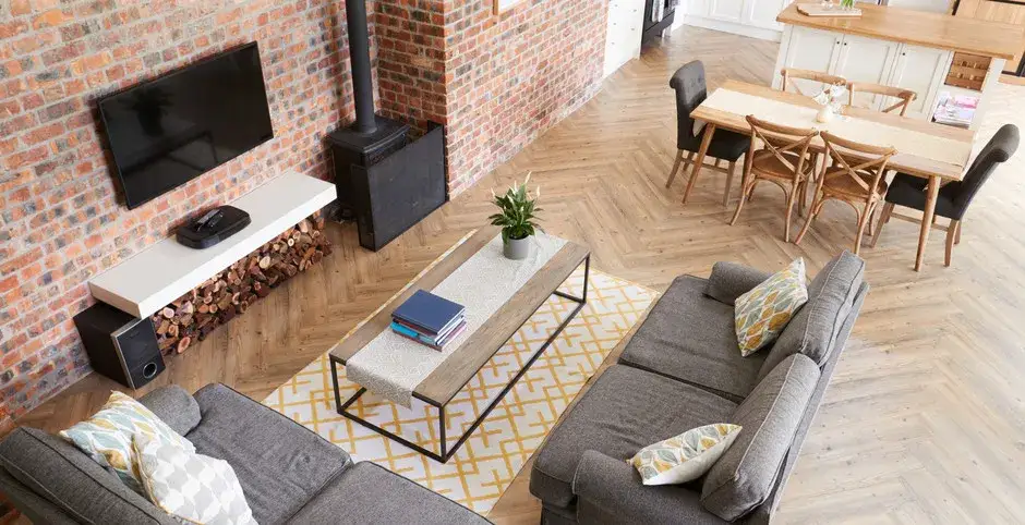 Zdjęcie Jak ustawić meble w salonie z jadalnią, aby zyskać przestronność?