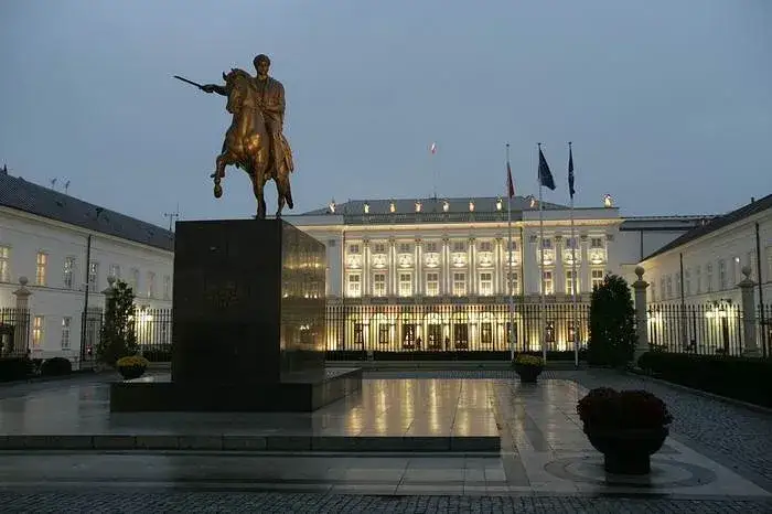Zdjęcie Gdzie mieszka prezydent Polski? Poznaj tajemnice Pałacu Prezydenckiego