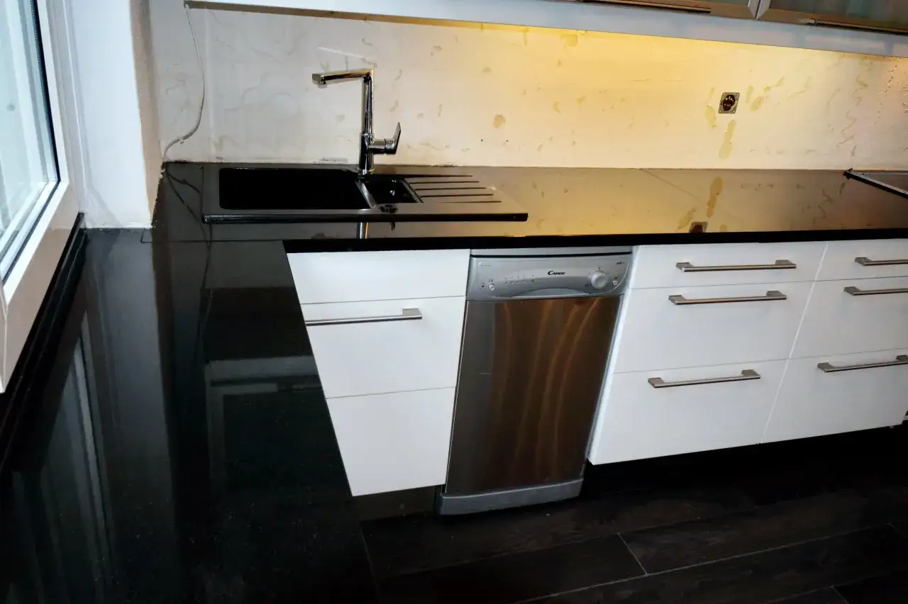 Zdjęcie Ile kosztuje blat kamienny? Ceny i czynniki wpływające na koszt