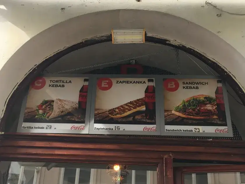 Zdjęcie Ile kosztuje mały kebab? Poznaj ceny w popularnych miejscach