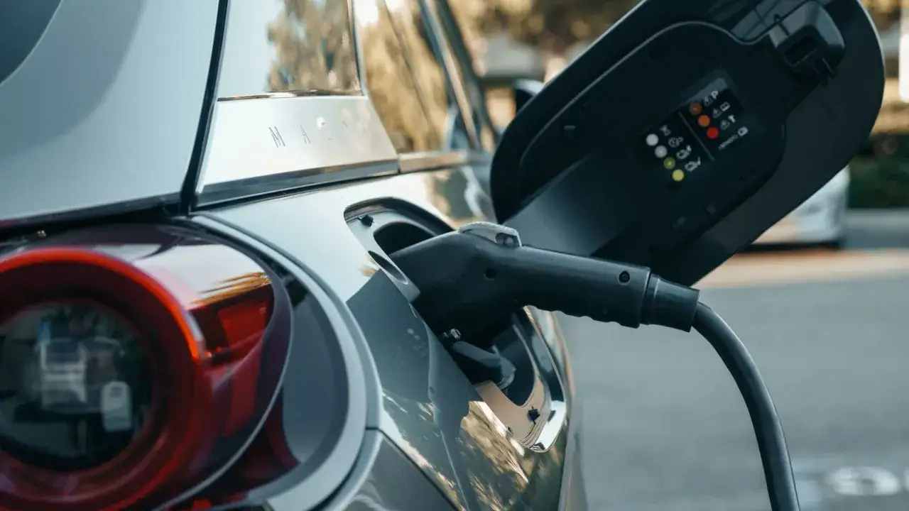 Zdjęcie Jak rozliczyć ładowanie samochodu elektrycznego w domu bez błędów