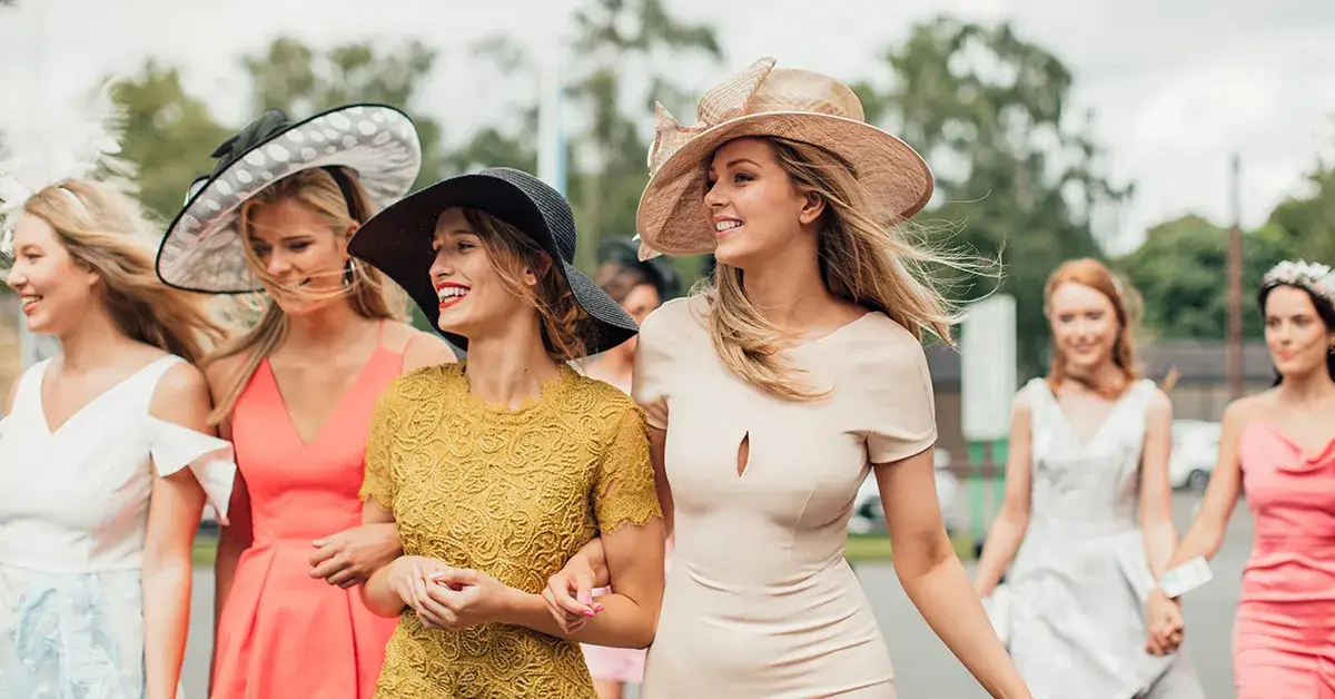 Zdjęcie Jak się ubrać na poprawiny jako gość - elegancja bez przesady
