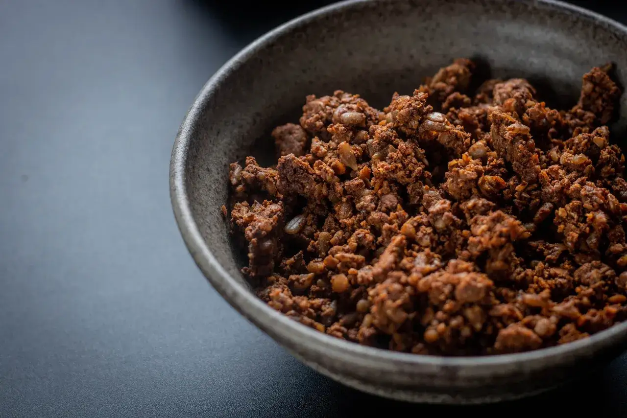 Zdjęcie Mięso wegańskie z czego jest zrobione? Odkryj składniki i zalety