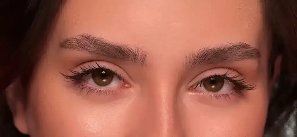 czynniki wpływające na trwałość przedłużanych rzęs