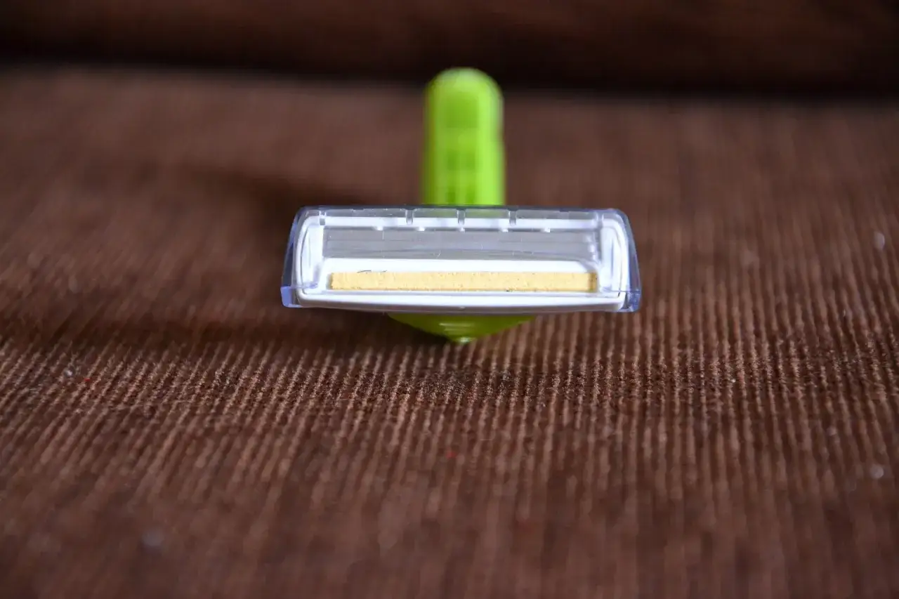 Zdjęcie Czy powinno się golić miejsca intymne? Odkryj zalety i ryzyka