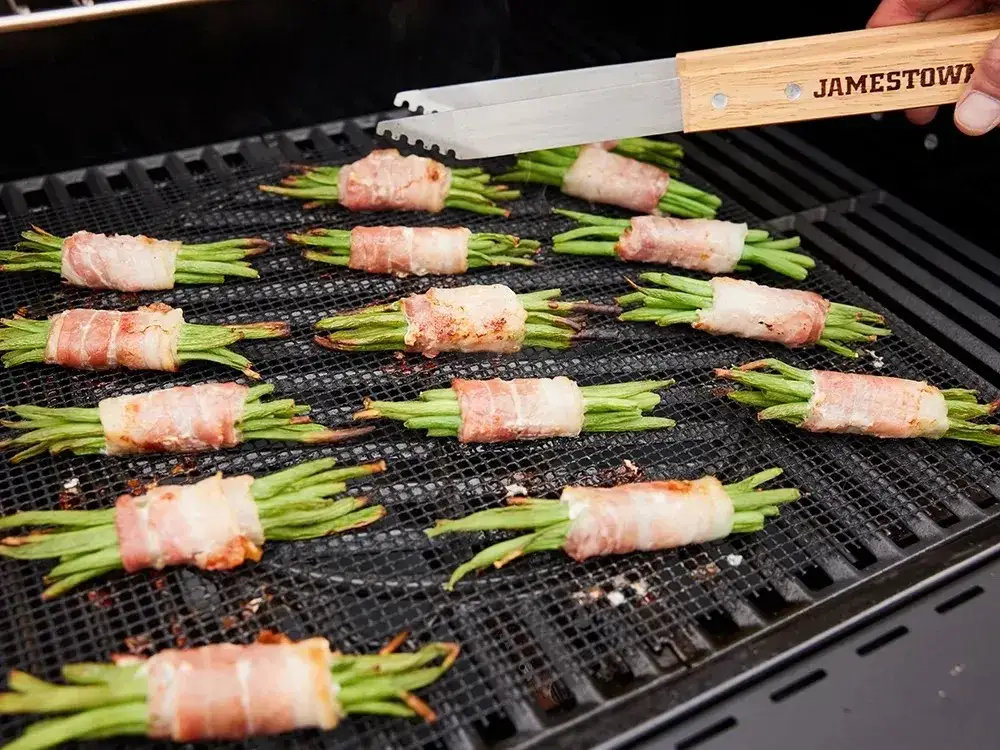 Maty teflonowe na grilla w użyciu