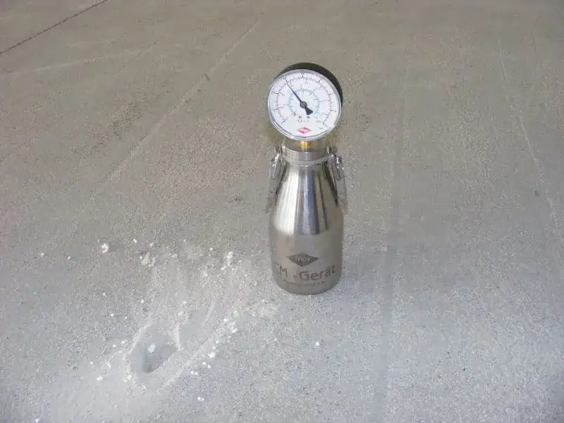 pomiar wilgotności wylewki metodą karbidową