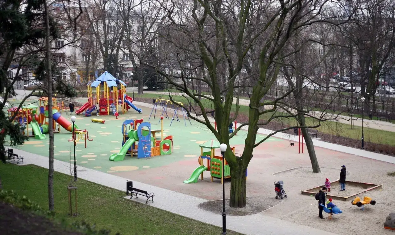 Plac zabaw Park Żeromskiego po modernizacji
