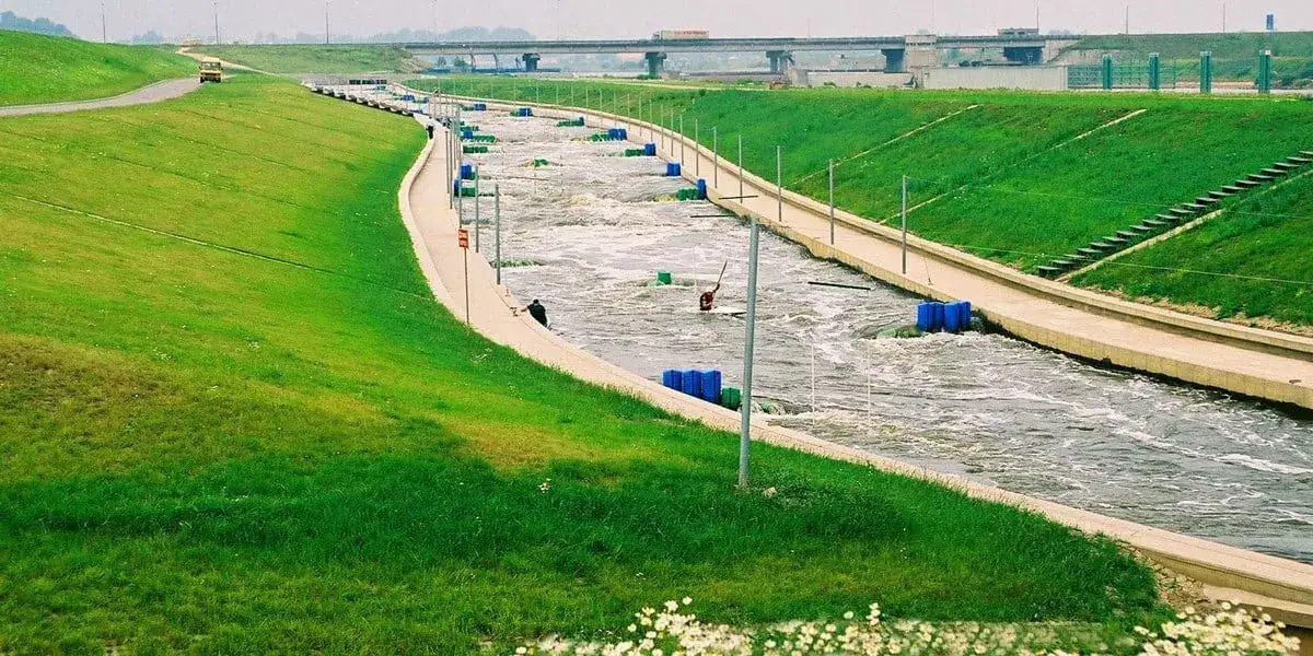 Tor kajakarstwa g&oacute;rskiego Vaires-sur-Marne