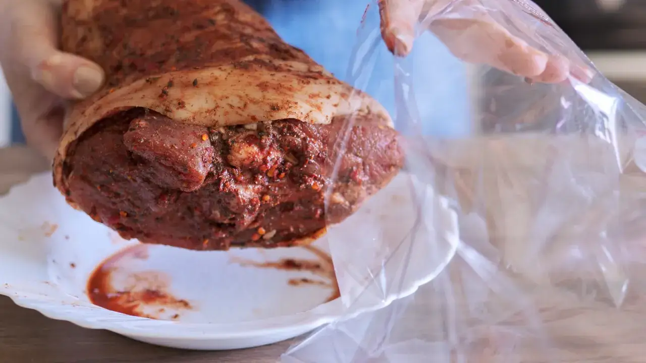 mięso pieczone w rękawie dlaczego nakłuwać